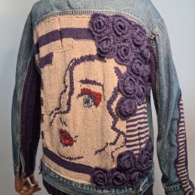 El Örgüsü Mor Kadın Portreli Patchwork Yün Tasarım Kot Ceket Mont
