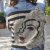 El Örgüsü Bej Kadın Portreli Patchwork Yün Tasarım Kot Ceket Mont - Thumbnail Image 2