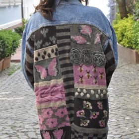 El Örgüsü Pembe Çiçekli Patchwork Yün Tasarım Uzun Kot Ceket Mont