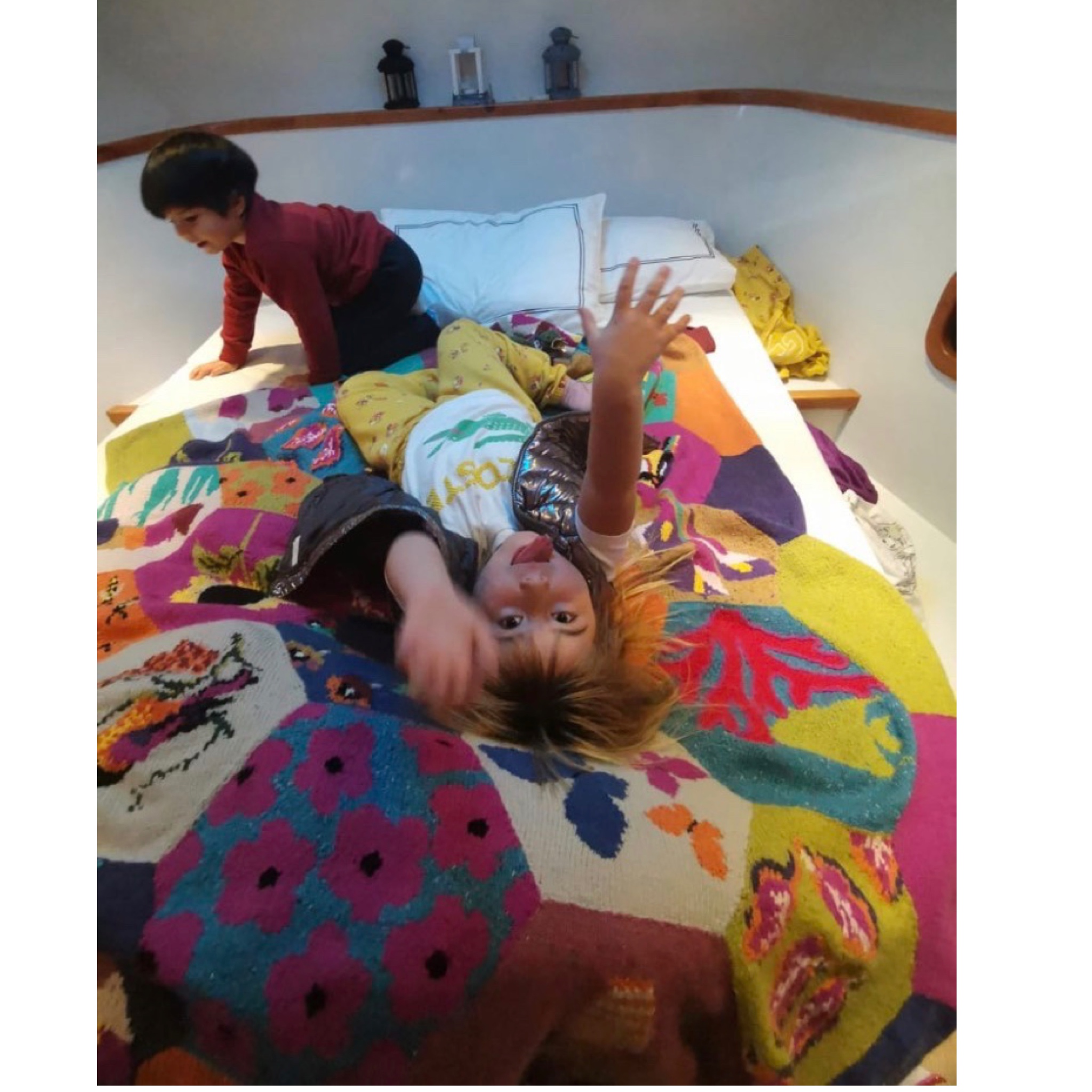 El örgüsü patchwork tasarım battaniye