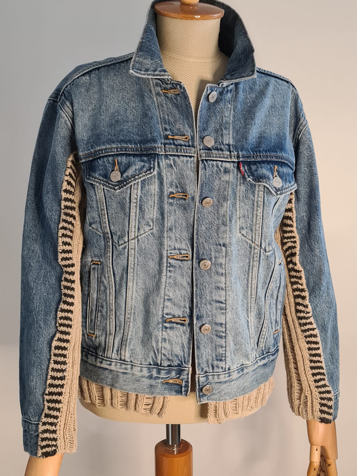 kadın portreli el örgüsü levis kot ceket mont