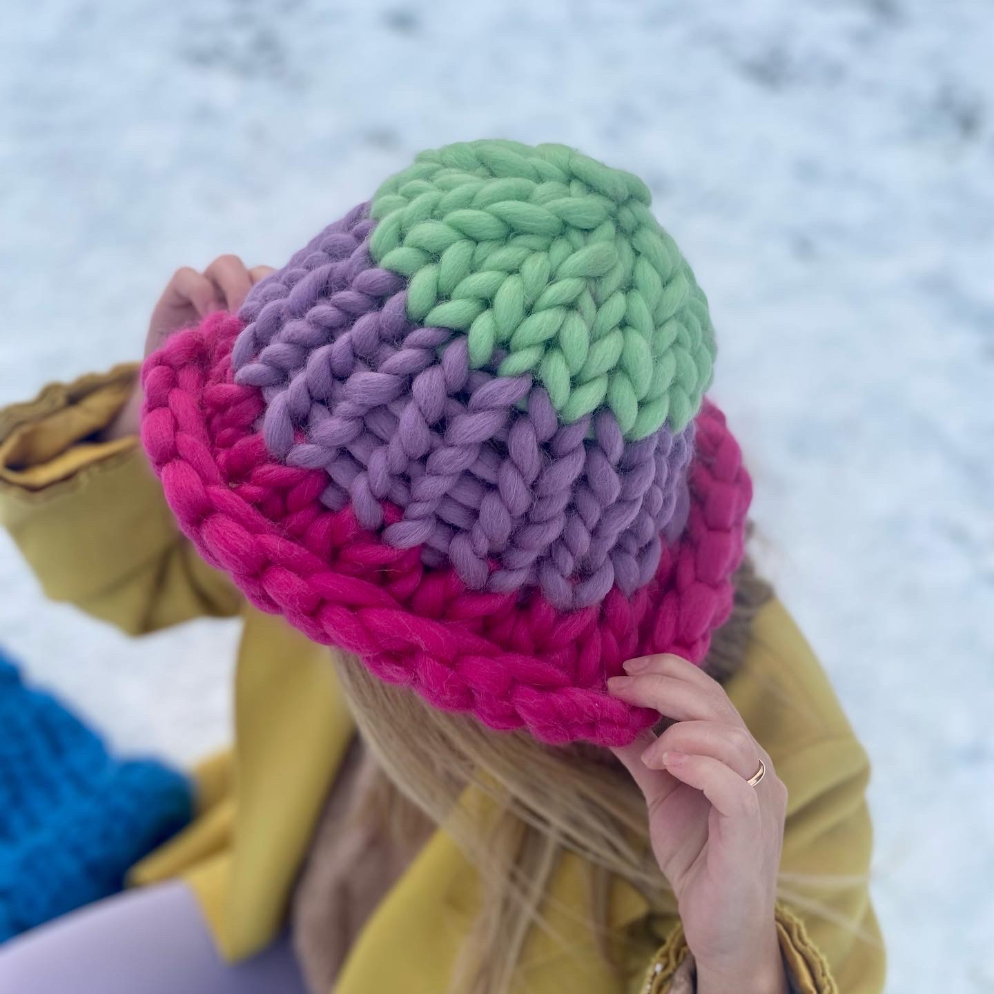 El Örgüsü Renkli Chunky Merino Bucket Şapka