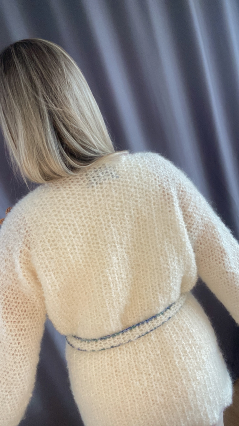 B363F1EE-A869-40A0-ABC8-F51A0F4D852A